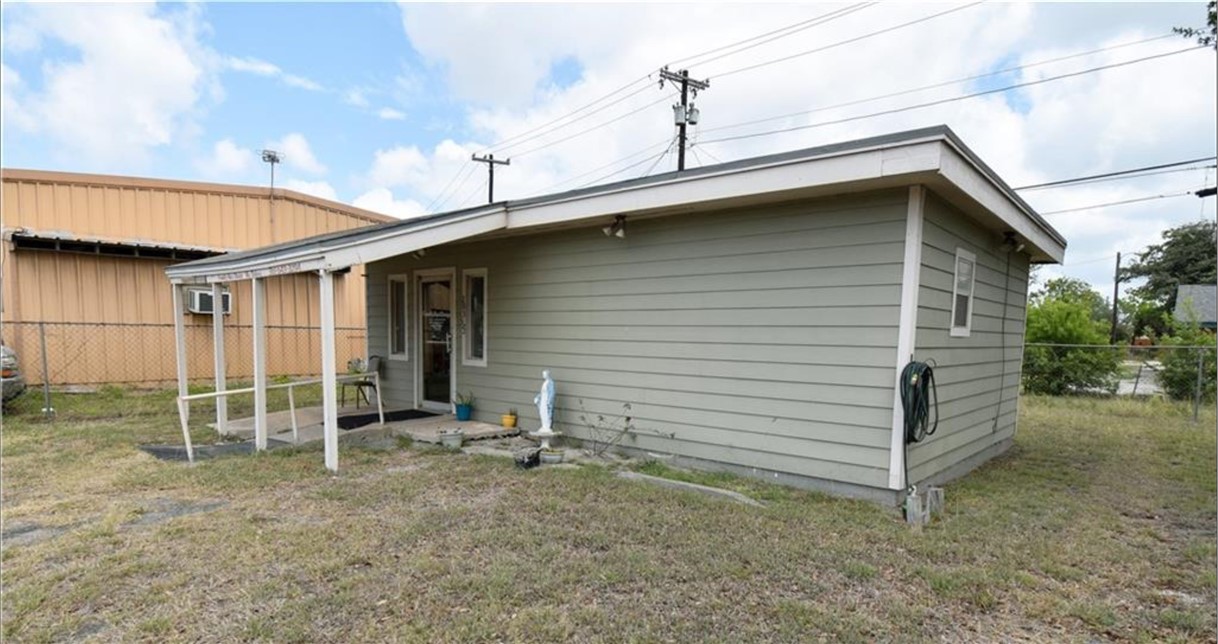 203 1/2 Highway 35 Property Photo 2
