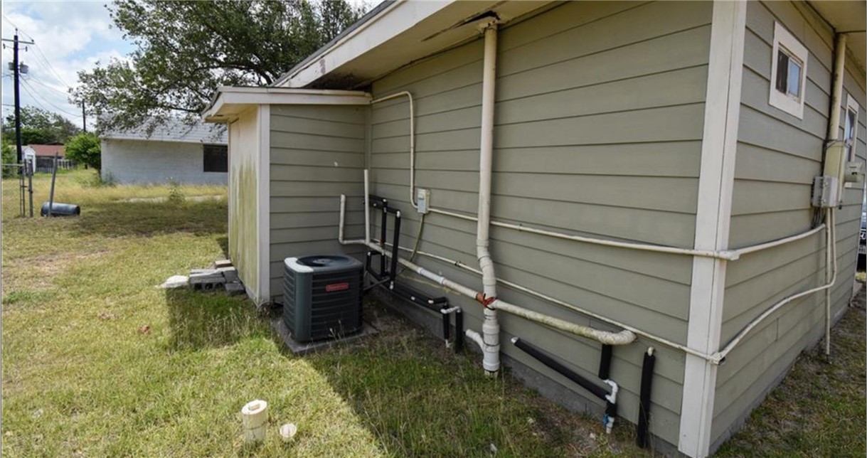 203 1/2 Highway 35 Property Photo 4