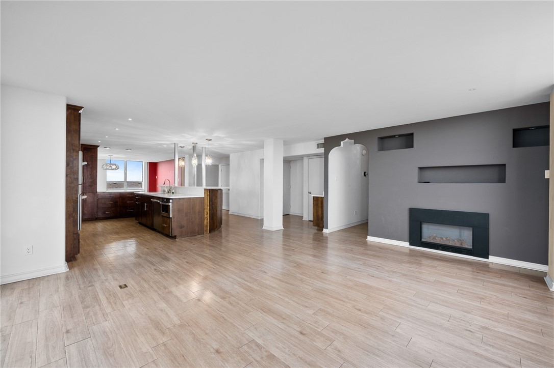 715 S Upper Broadway St 701 Property Photo 6