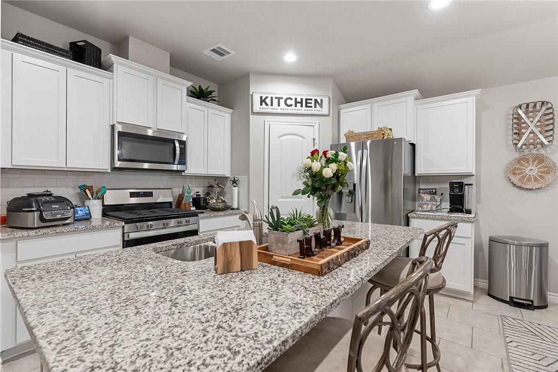 1234 Carnaby St Property Photo 4