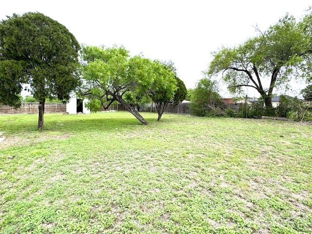 4325 Leonard Dr Property Photo 3