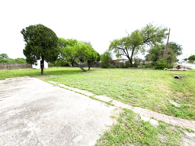 4325 Leonard Dr Property Photo 4