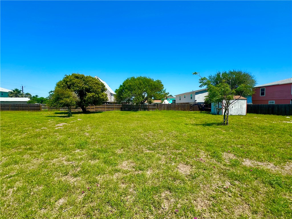 122 Riviera Dr Property Photo 3