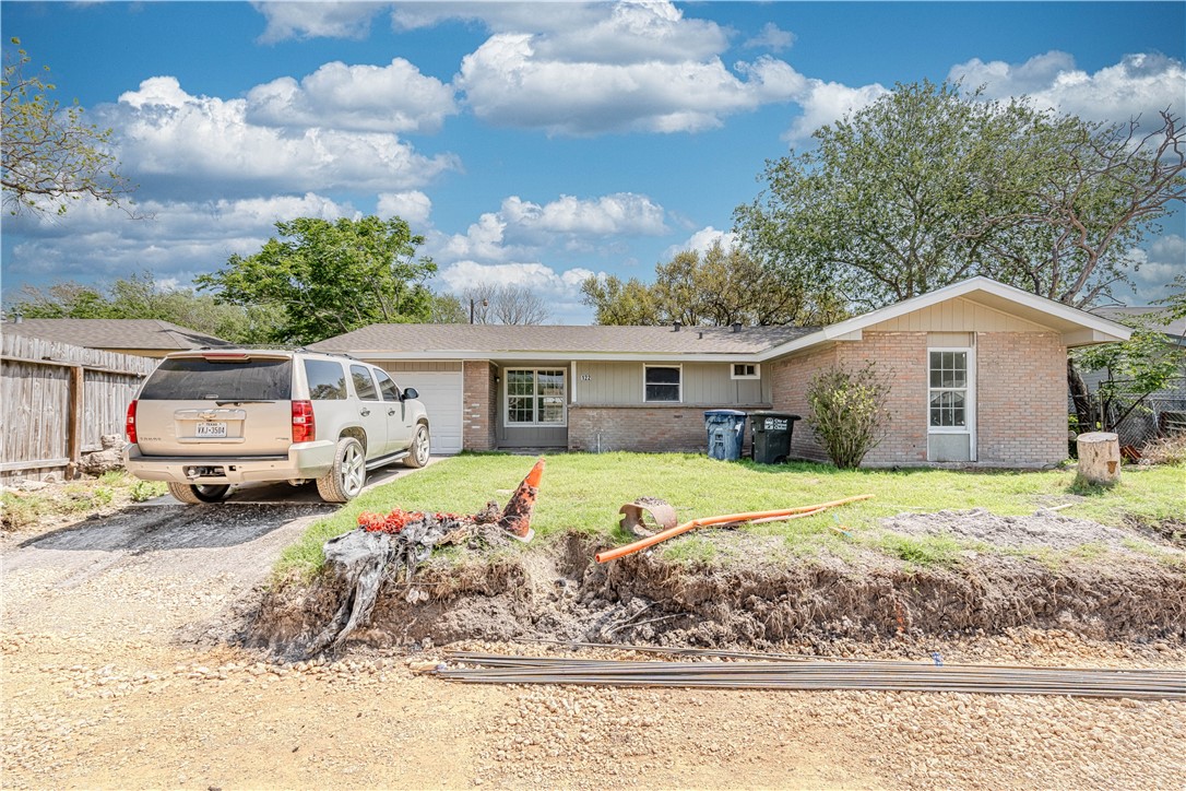 122 Green Trail Dr Property Photo 2