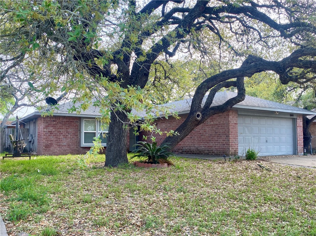 2187 Glenwood Dr Property Photo 2