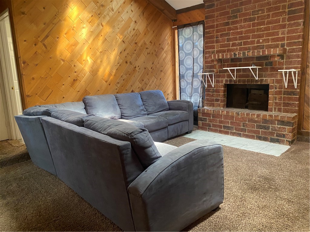 2187 Glenwood Dr Property Photo 4