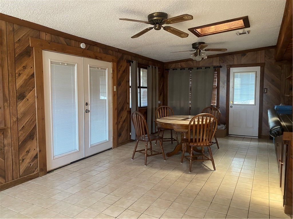 2187 Glenwood Dr Property Photo 6
