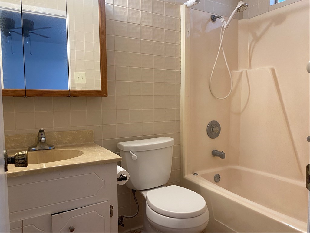 2187 Glenwood Dr Property Photo 8