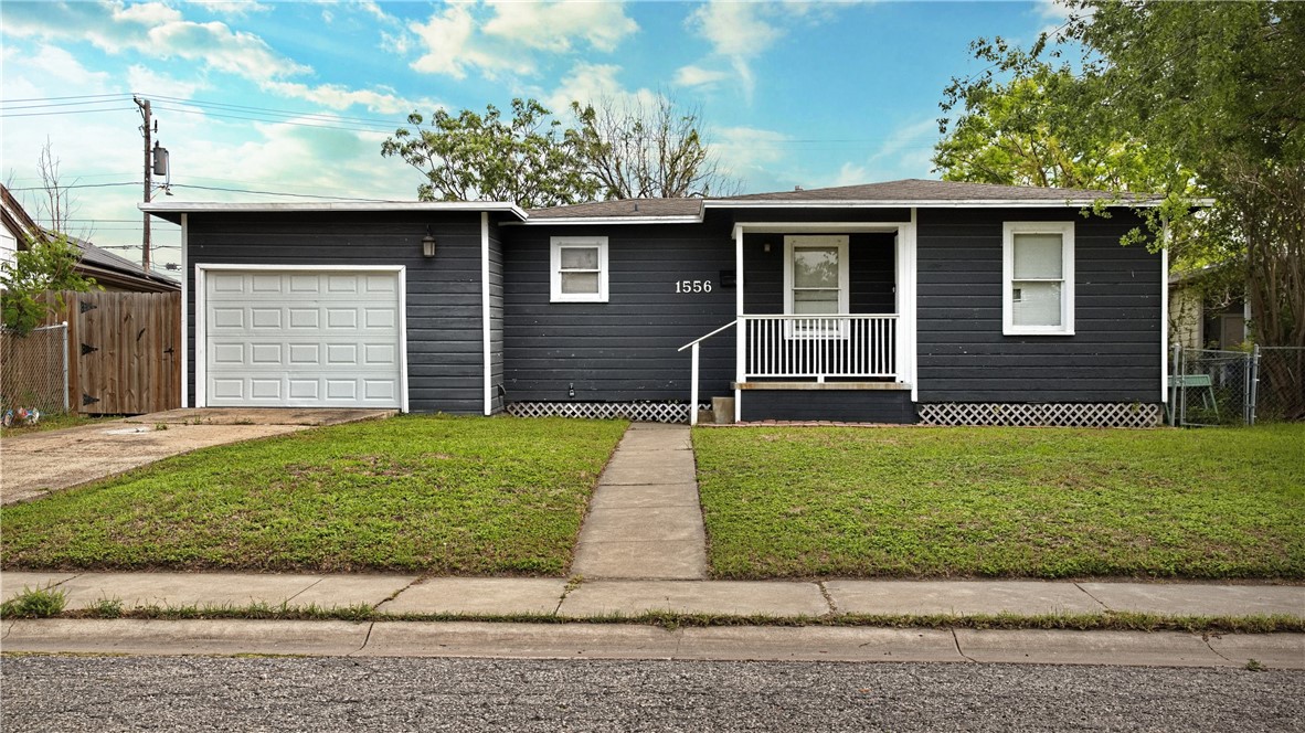 1556 Wynwood St Property Photo