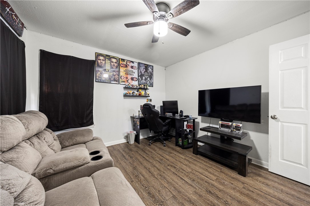1556 Wynwood St Property Photo 13