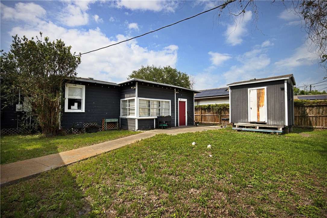1556 Wynwood St Property Photo 17
