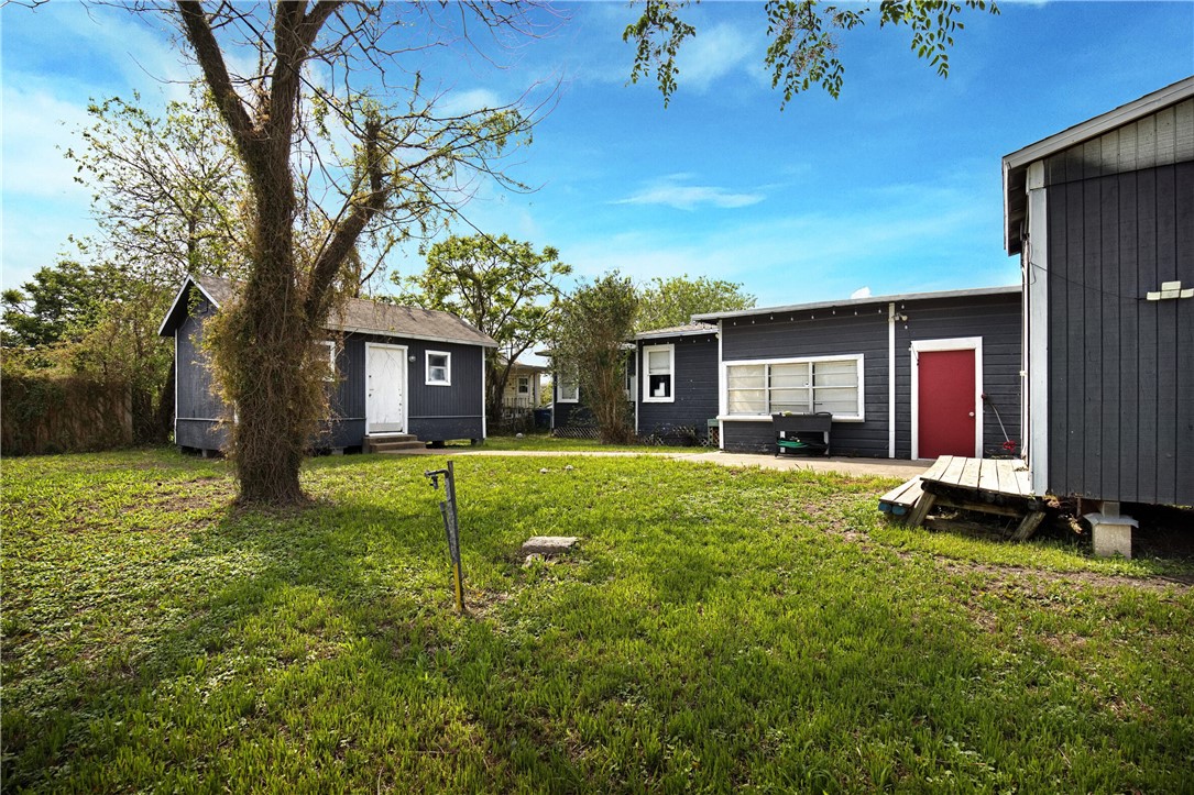 1556 Wynwood St Property Photo 18
