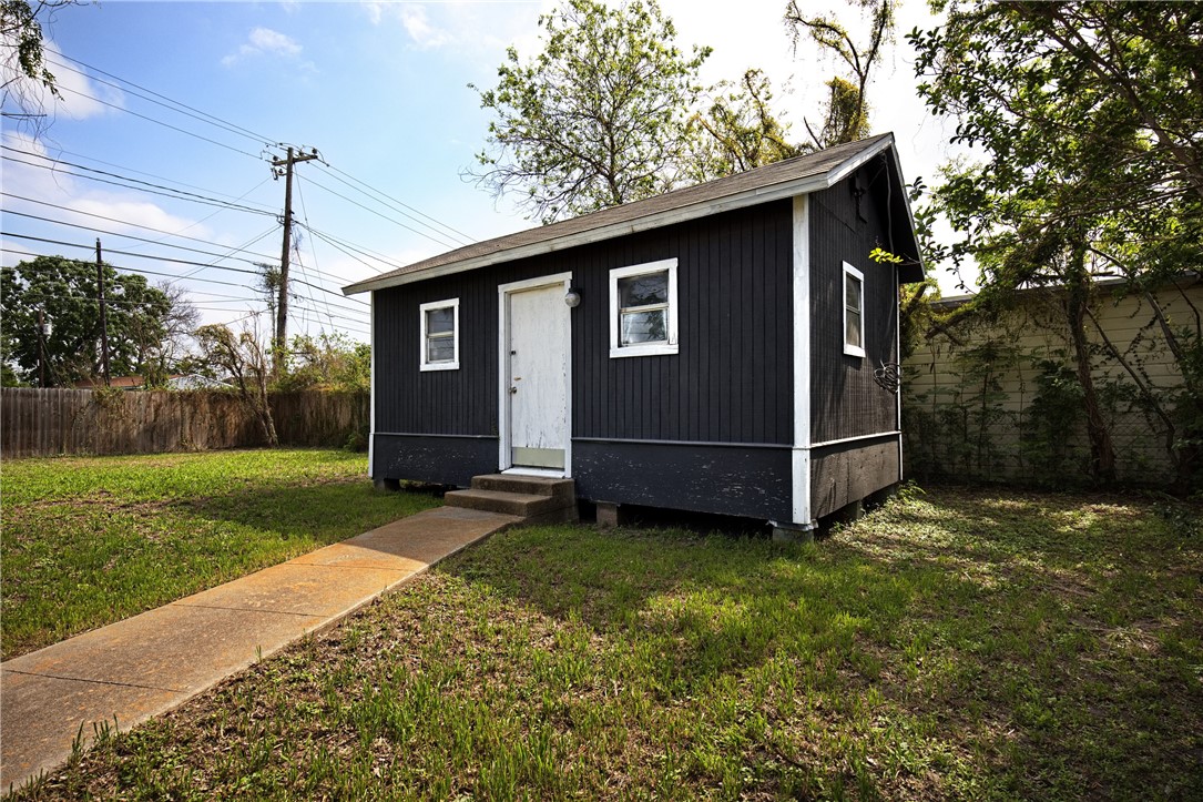 1556 Wynwood St Property Photo 19