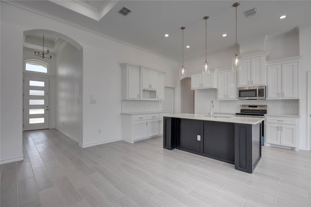 103 Peridot St Property Photo 2