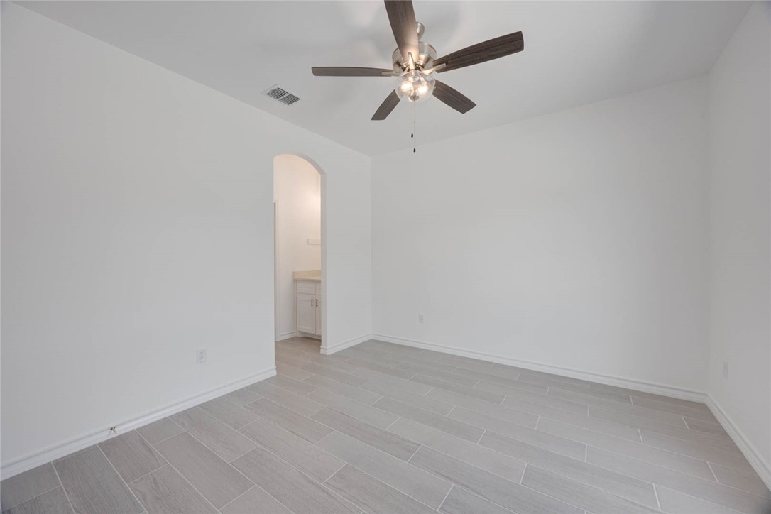 103 Peridot St Property Photo 19