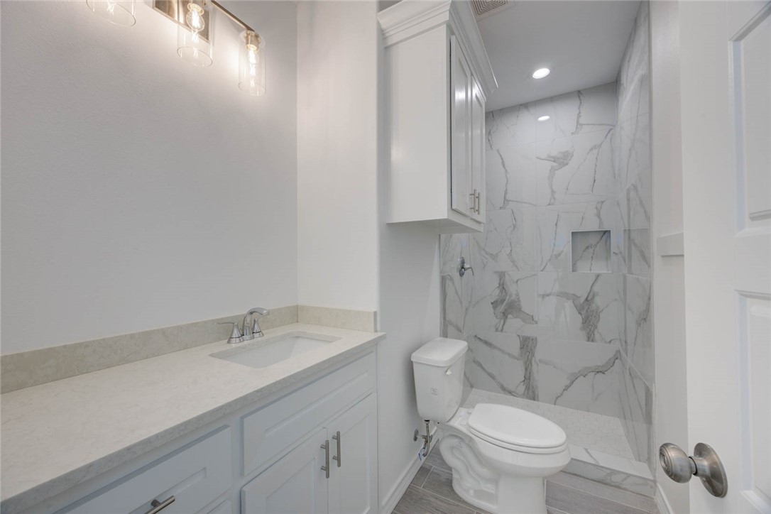 103 Peridot St Property Photo 21