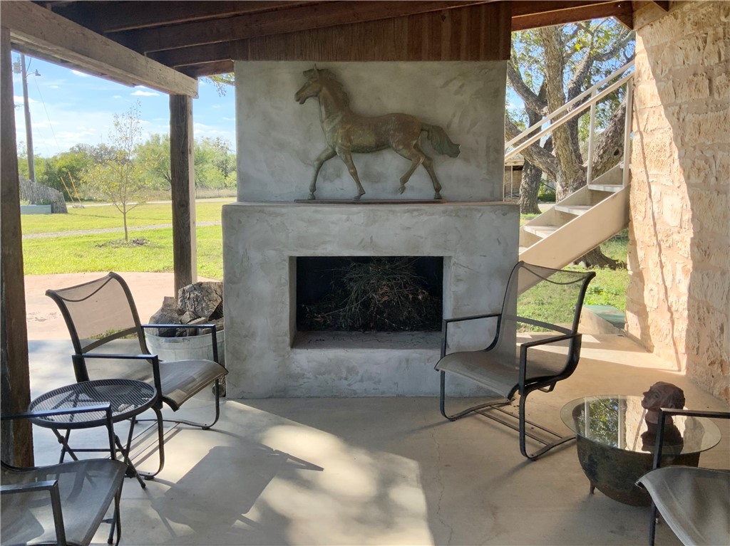 118 Danos Property Photo 3
