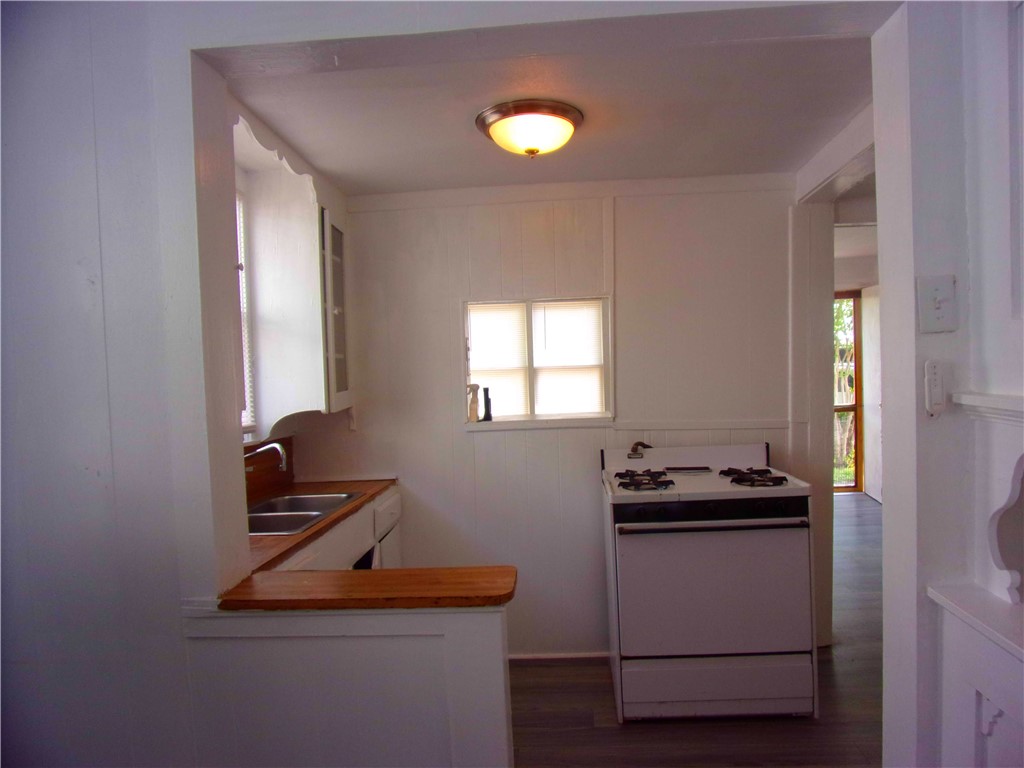 815 Furman Ave A & B Property Photo 13
