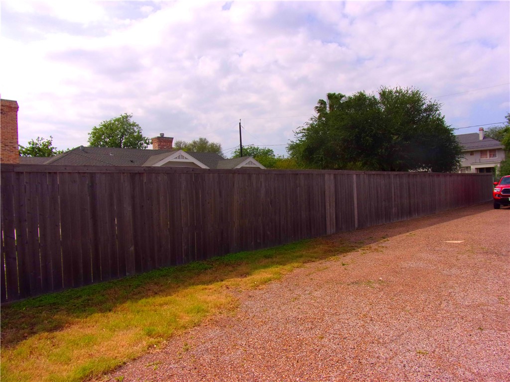 815 Furman Ave A & B Property Photo 29