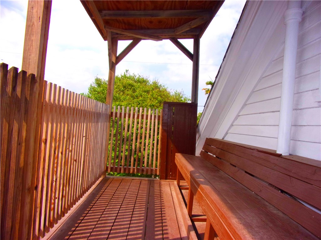 815 Furman Ave A & B Property Photo 34