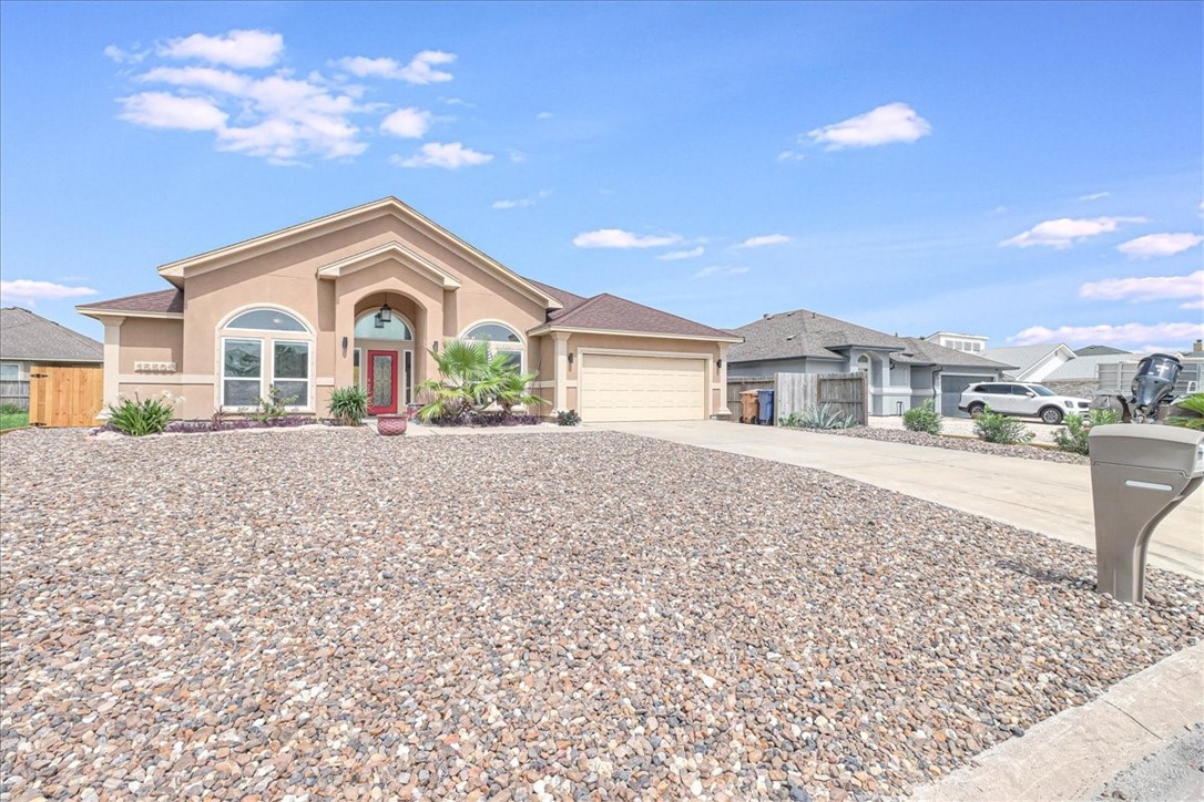 15501 Escapade St Property Photo 7