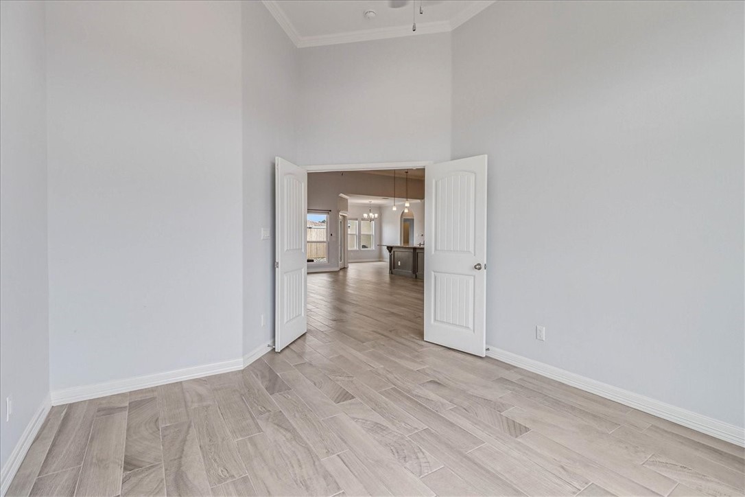 15501 Escapade St Property Photo 27