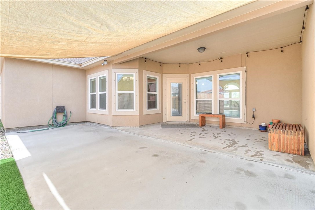 15501 Escapade St Property Photo 37