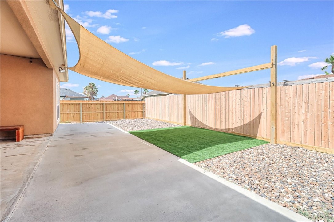 15501 Escapade St Property Photo 38