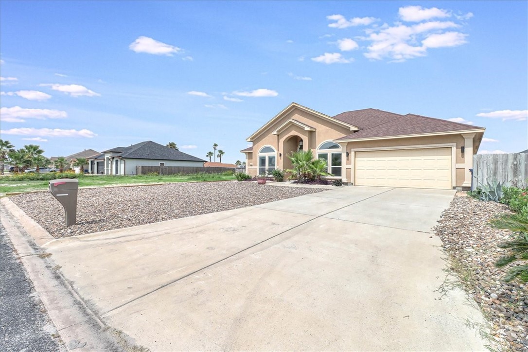 15501 Escapade St Property Photo 40