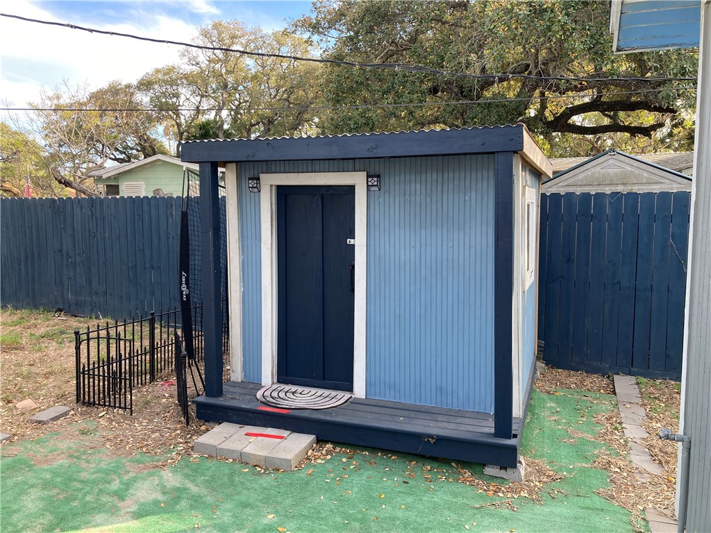 404 S Mccampbell St Property Photo 18