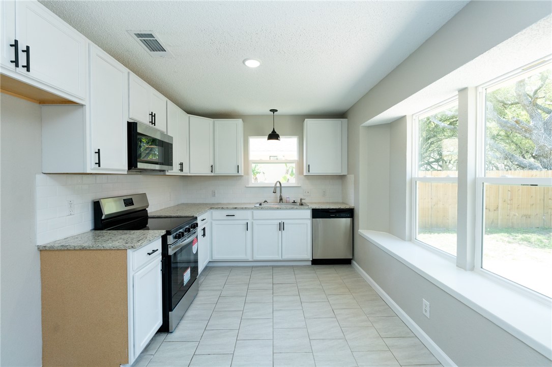 110 Saunders Property Photo 5