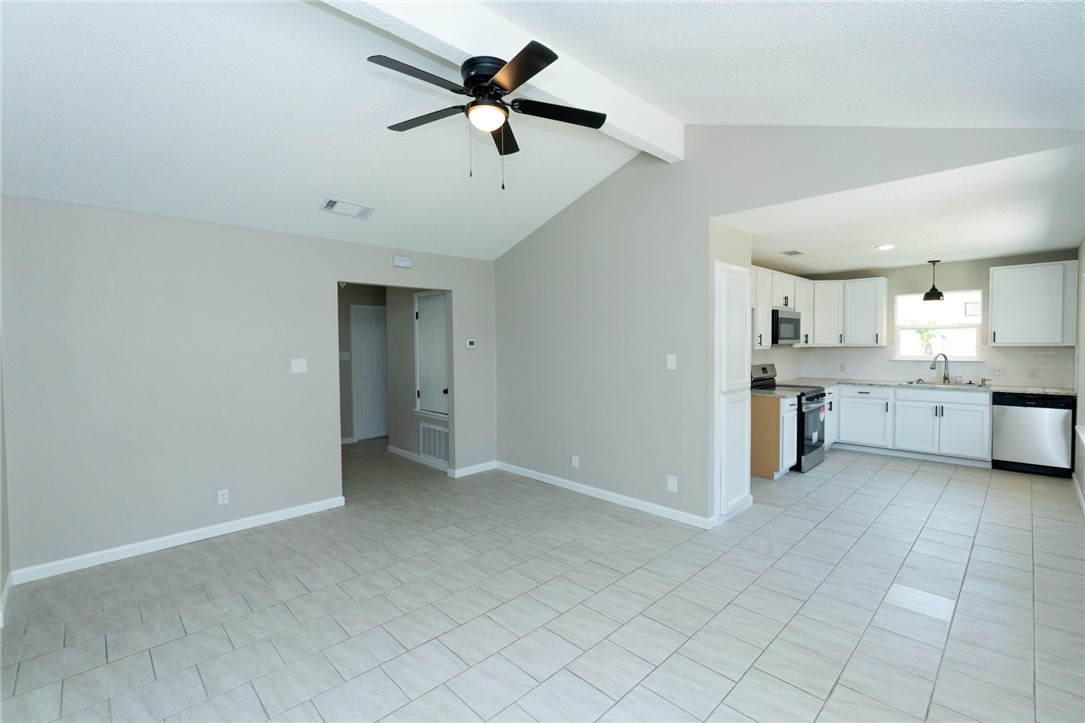 110 Saunders Property Photo 15