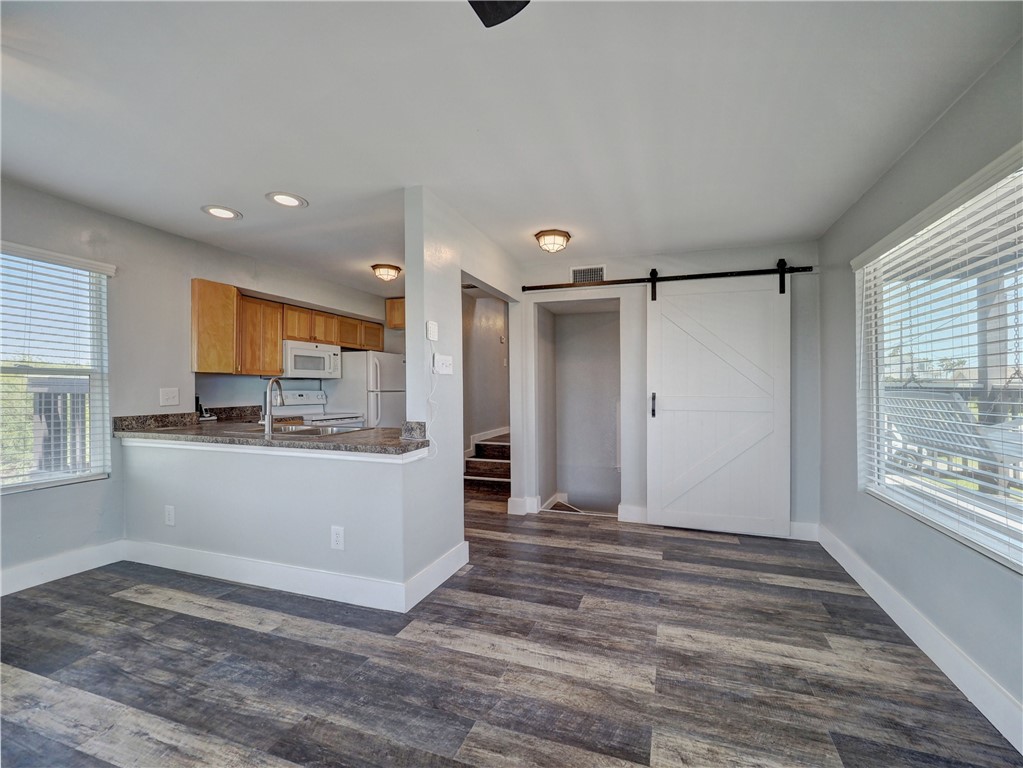 210 Causeway St Property Photo 10
