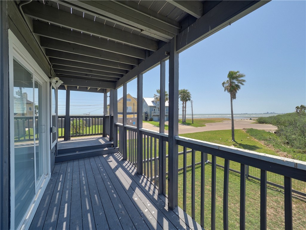 210 Causeway St Property Photo 12
