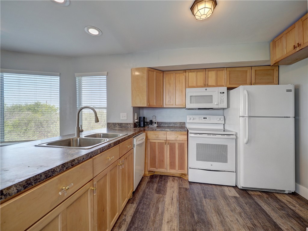 210 Causeway St Property Photo 16