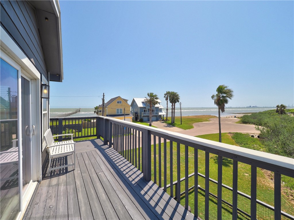210 Causeway St Property Photo 26