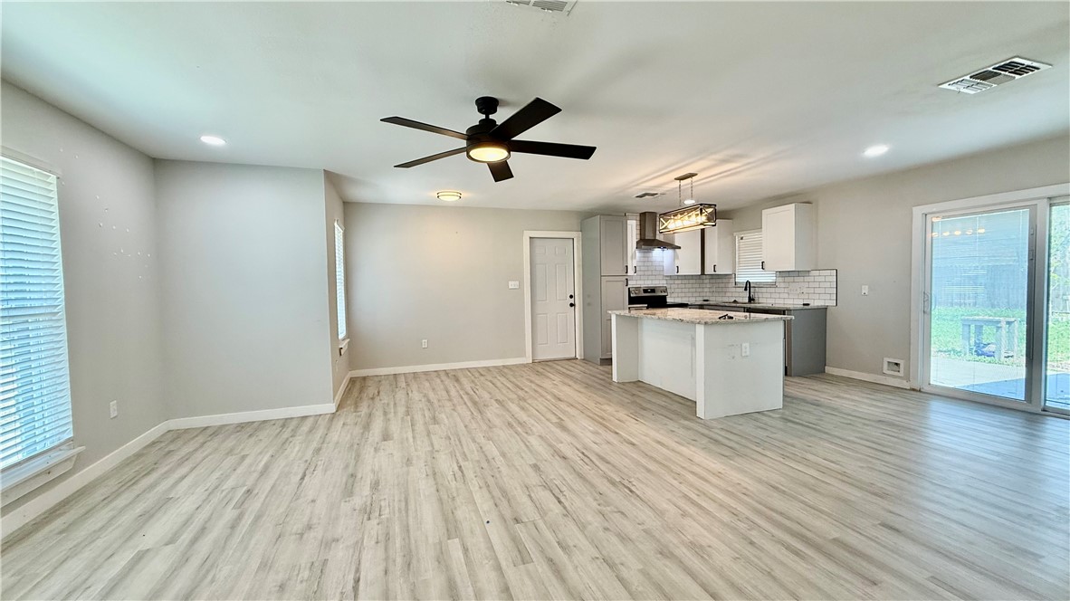 540 N Bayberry Pl Property Photo 5