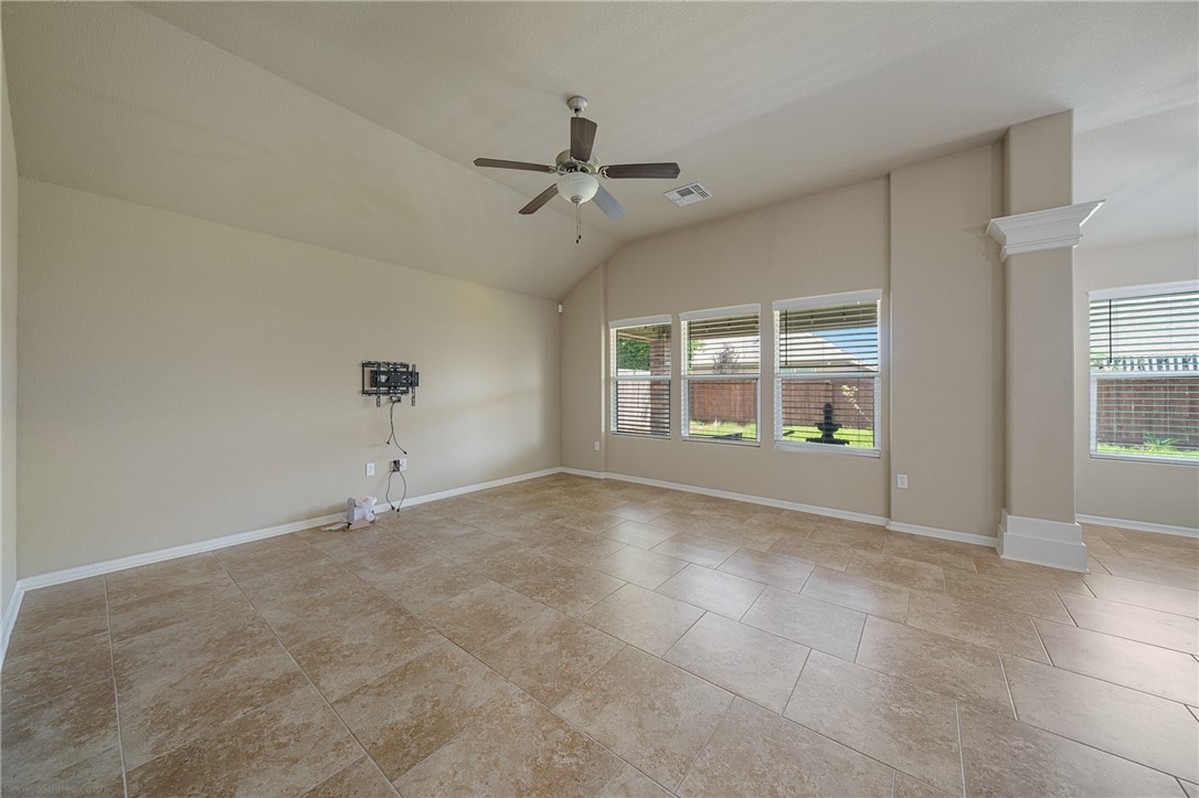 2114 Cardinales Property Photo 2