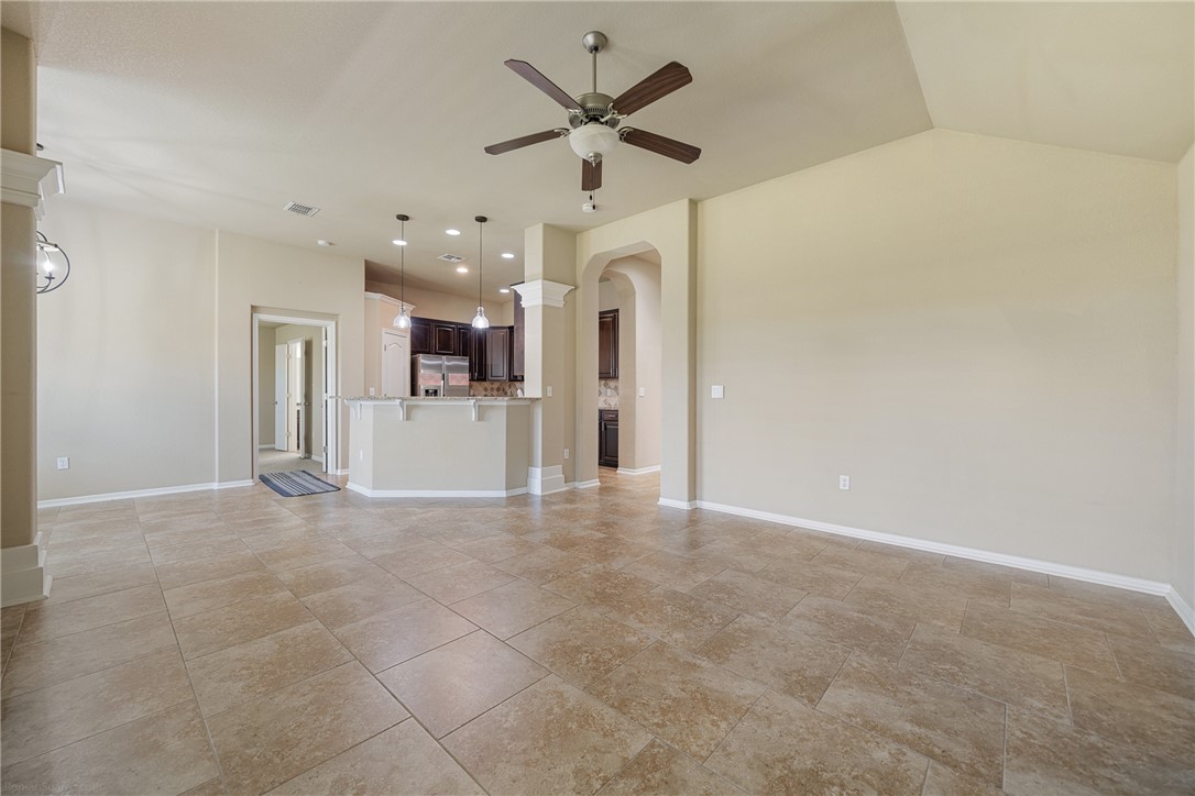 2114 Cardinales Property Photo 3