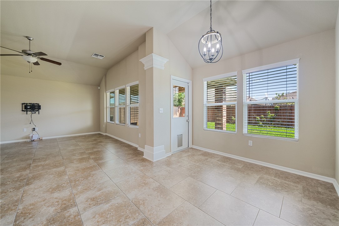 2114 Cardinales Property Photo 4