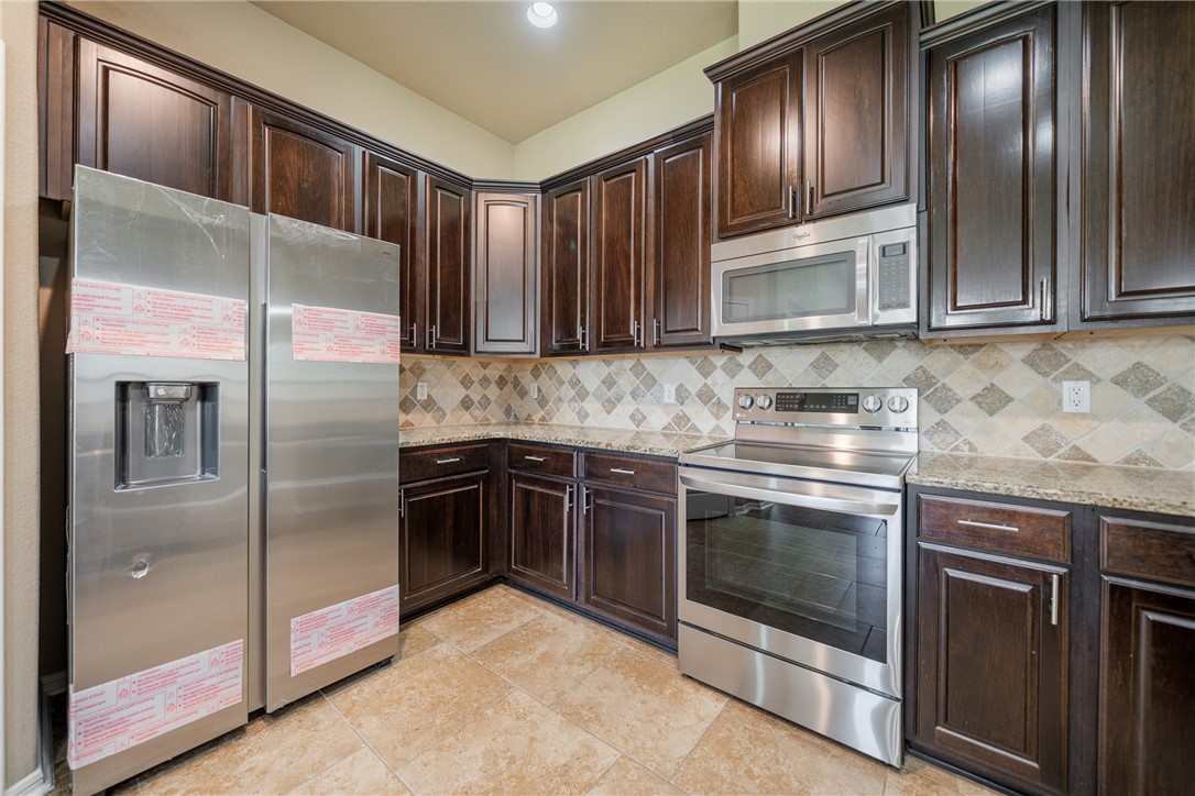 2114 Cardinales Property Photo 6