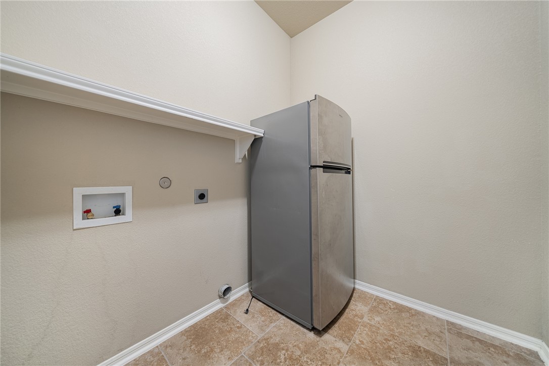 2114 Cardinales Property Photo 18