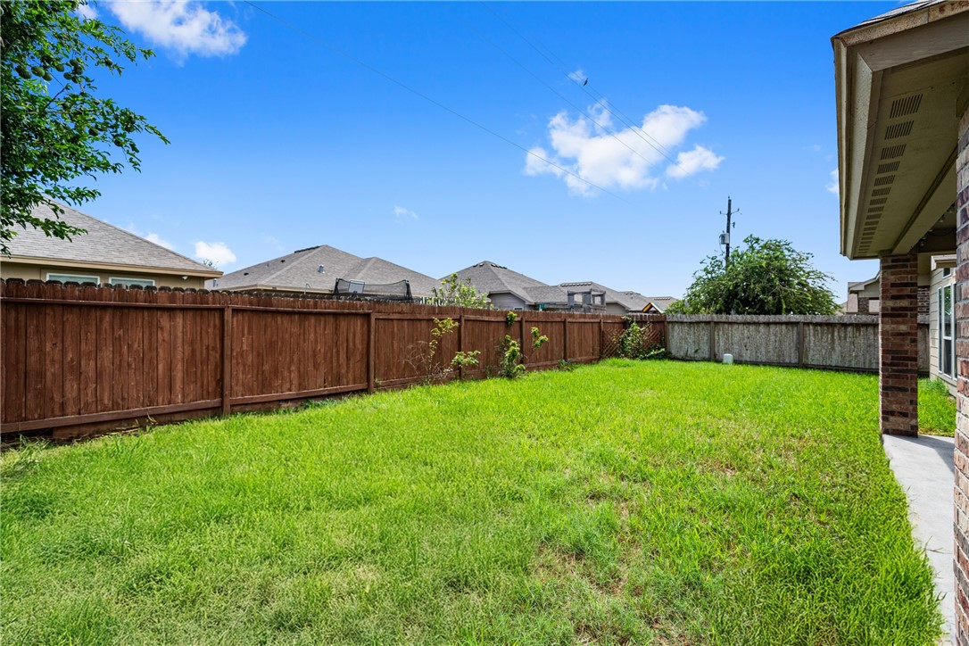 2114 Cardinales Property Photo 20