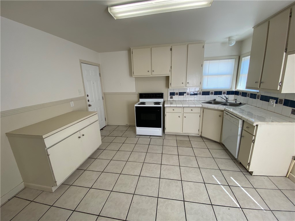 4709 Andover Dr Property Photo 7