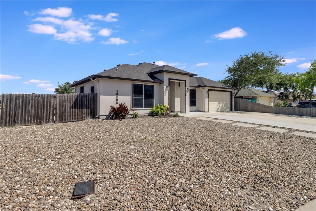 16102 Seagrape St Property Photo 2