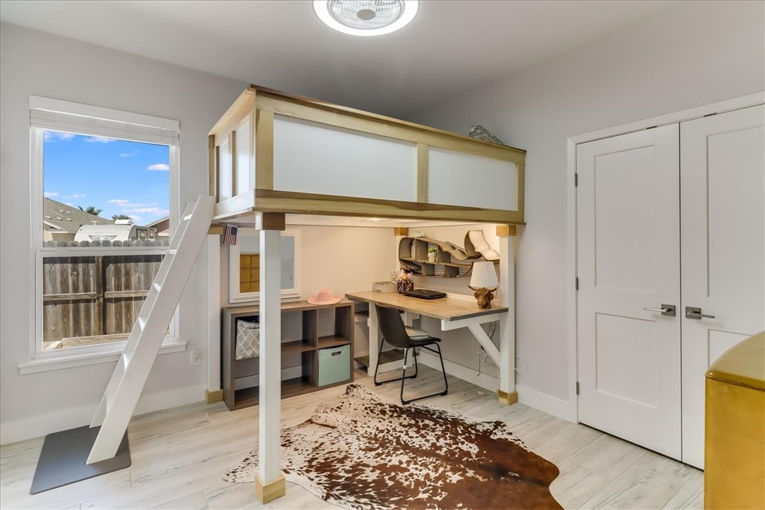 16102 Seagrape St Property Photo 23