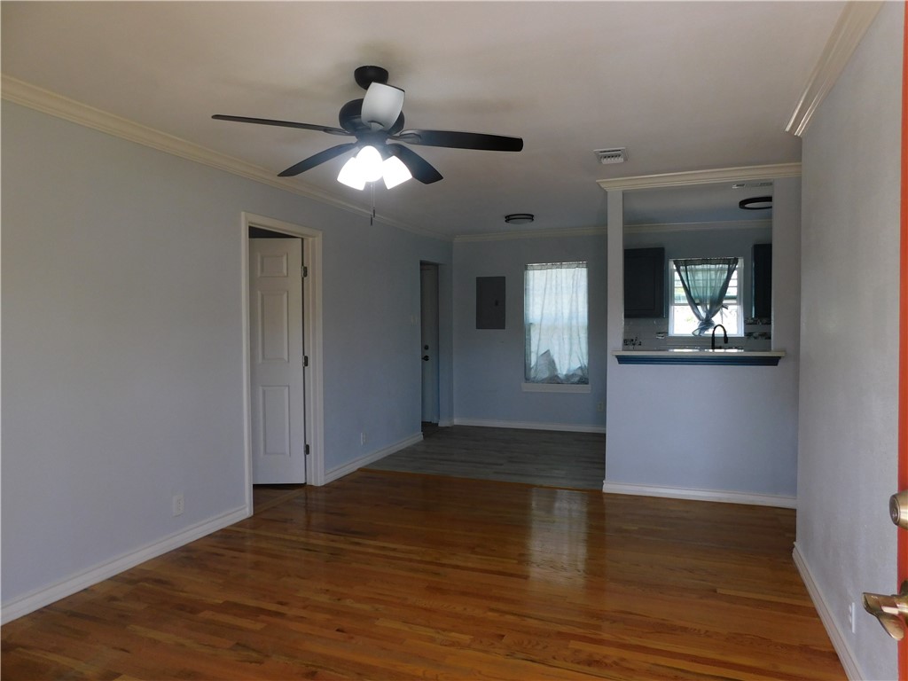 1626 Birch Pl Property Photo 4
