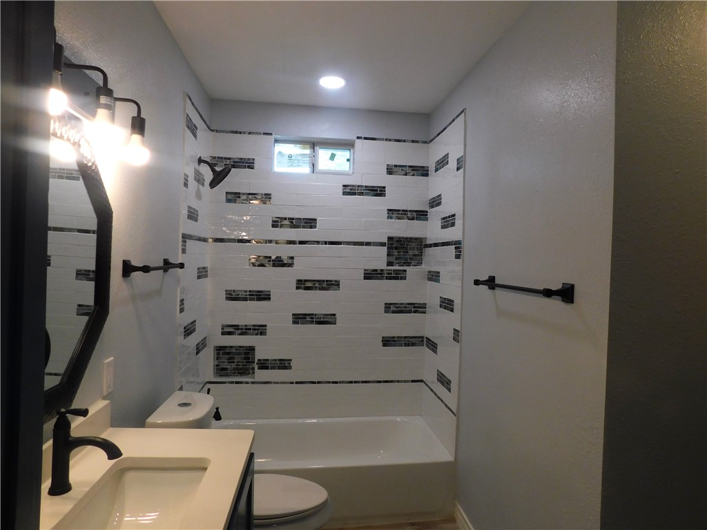 1626 Birch Pl Property Photo 8