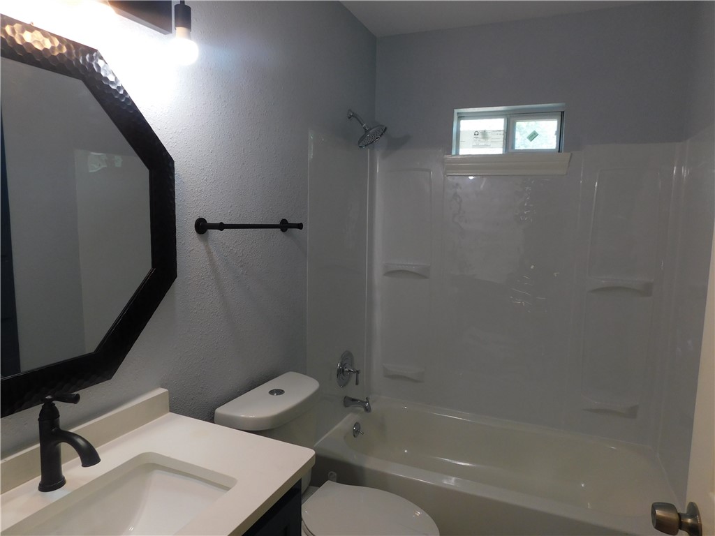 1626 Birch Pl Property Photo 15