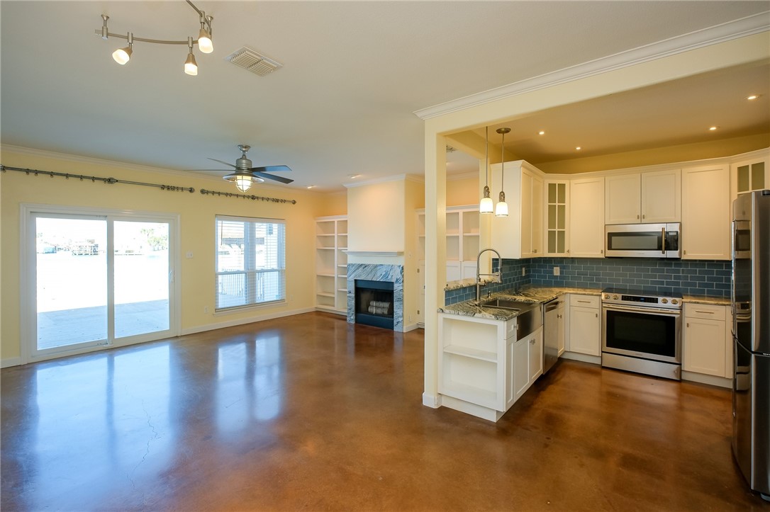 15401 Gun Cay Ct Property Photo 5